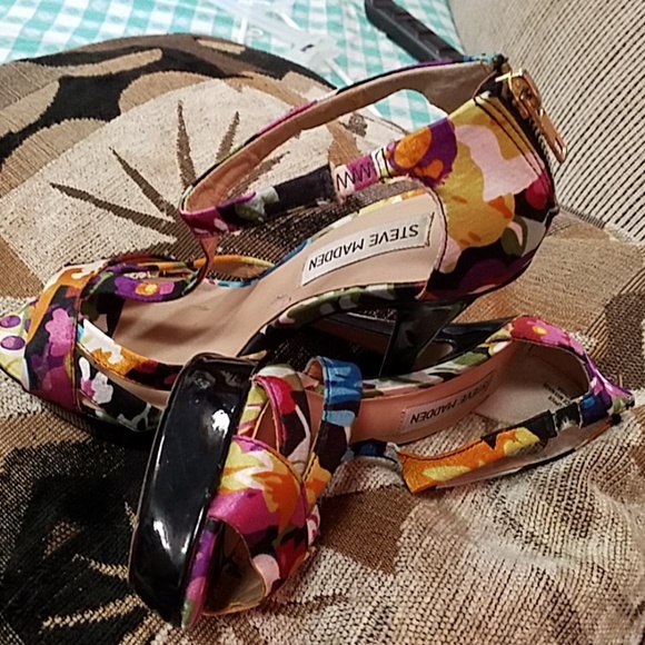 Heels - Picture 2 of 3